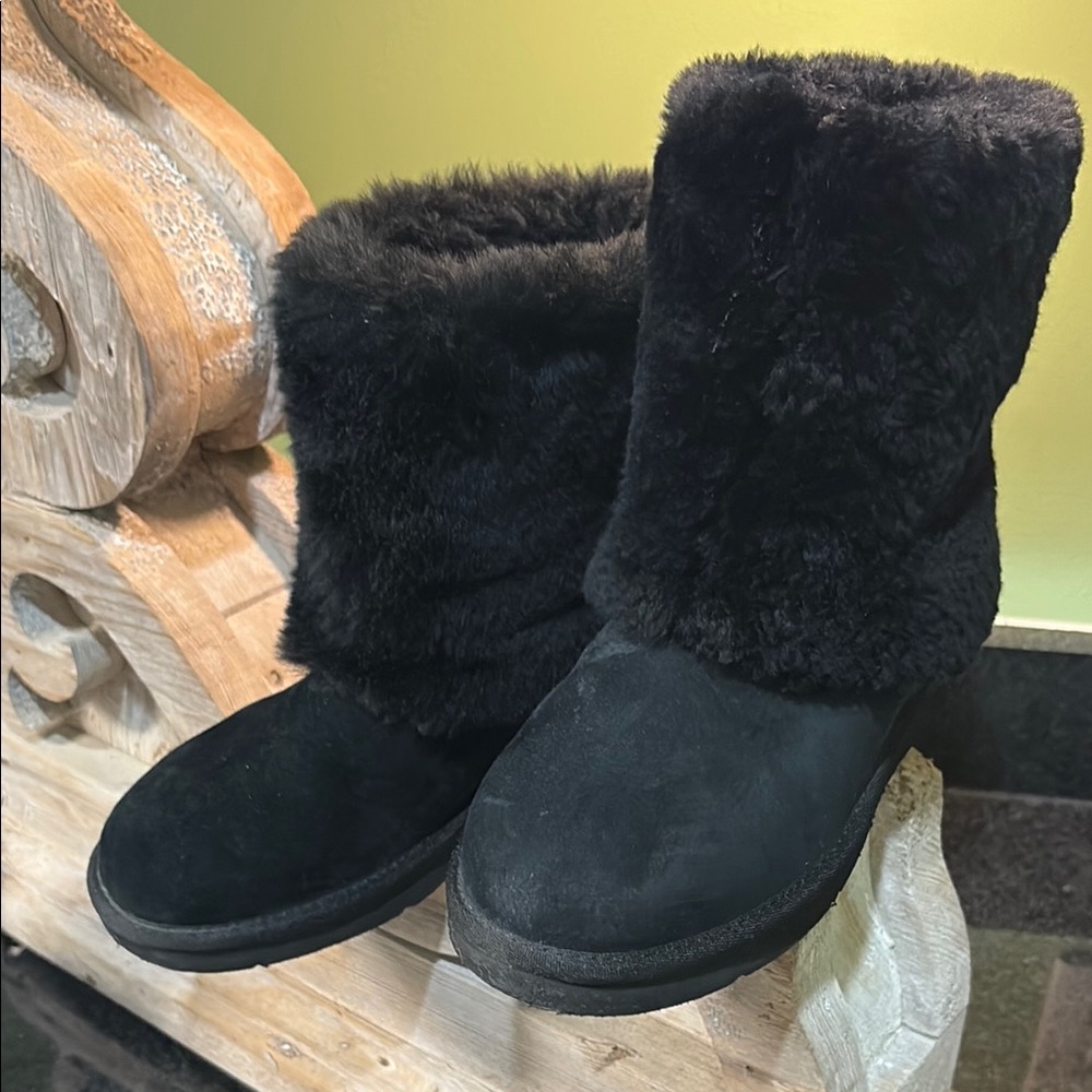 UGGS Size 7 Women's Patten Black Fur Boots style number 100-6794